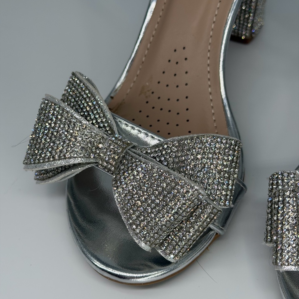 Windsor Size 8 Endless Glam Rhinestone Bow Block Heels - Picture 5 of 11